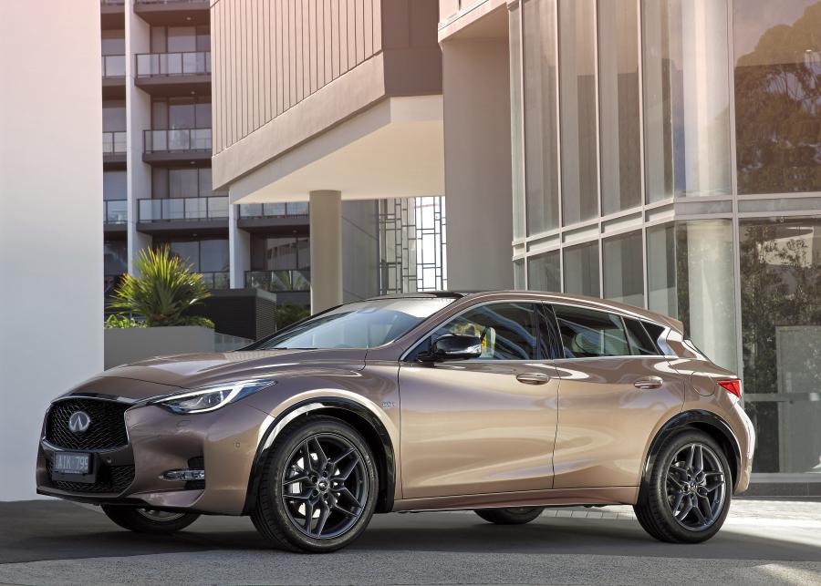  Infiniti Q30S 2.0t AWD 2016 года  (AU) (фото 17 из 26)